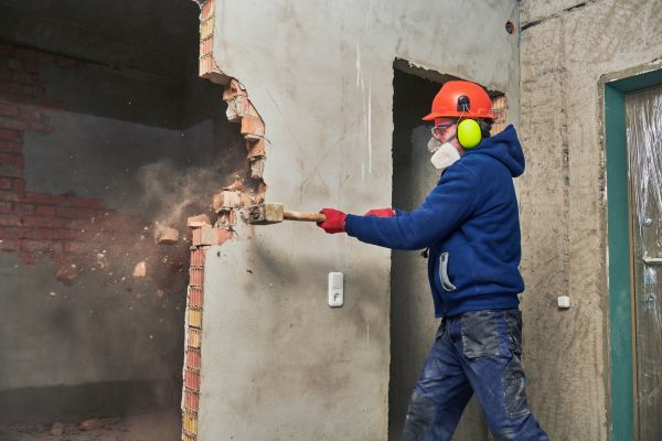 Concrete Wall Demolition in Puyallup